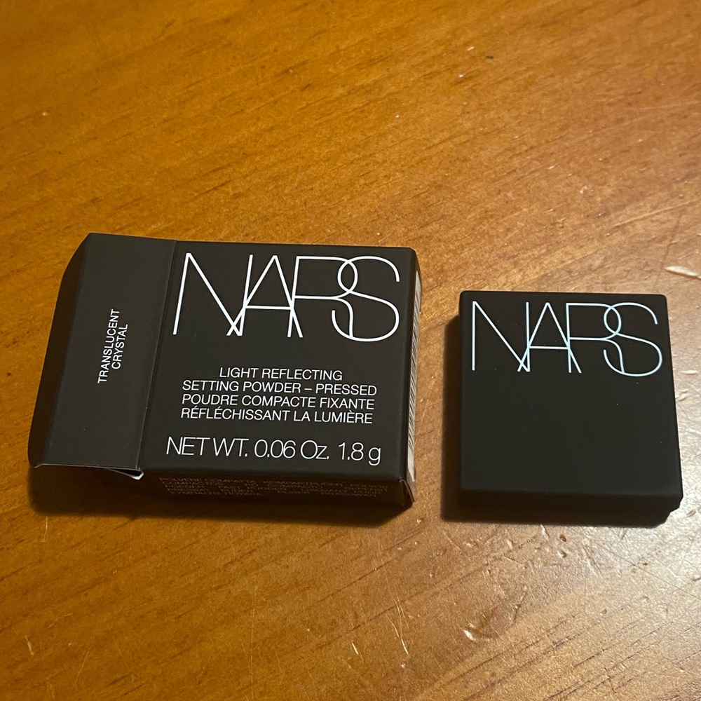 NARS Light Reflecting Setting Powder - Pressed - Picture 4 of 16